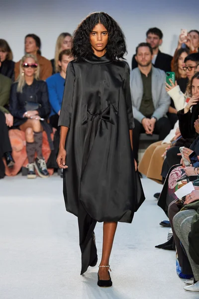 Look 7